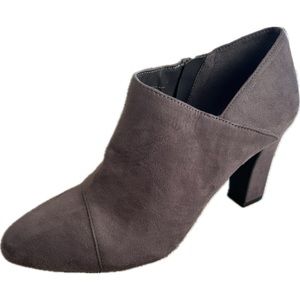 AEROSOLES | WOMEN’S ANKLE BOOTIES | SIZE 9M | SUEDE | TEXTILE UPPER BALANCE